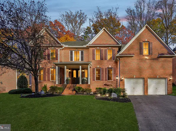 11033 Daybreak Ct, Rockville, MD 20852