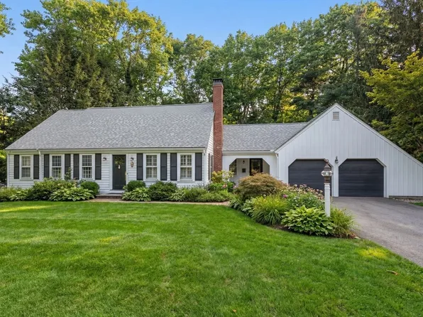 22 Longmeadow Rd, Hingham, MA 02043