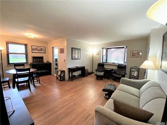 3rd image of 246-22 57th Dr