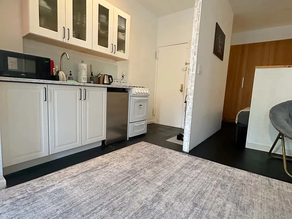 187 Bedford Ave #3