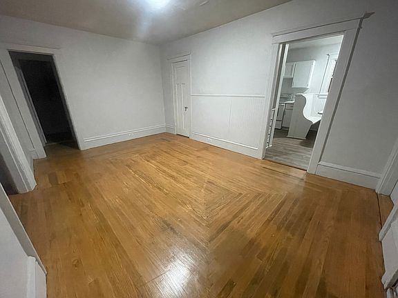 5th image of 713 1st St #1