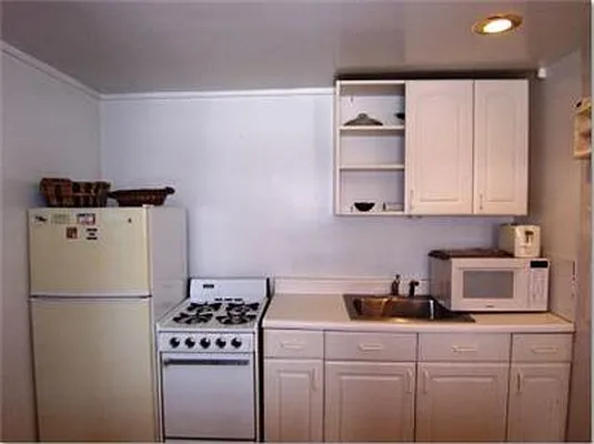 Rented by R New York | media 24