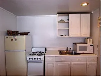 Rented by R New York