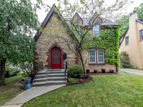 1532 Alexander Ct, Waukegan, IL 60085