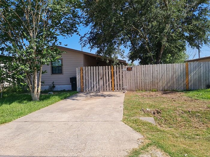1st image of 15812 Washington Palm Dr