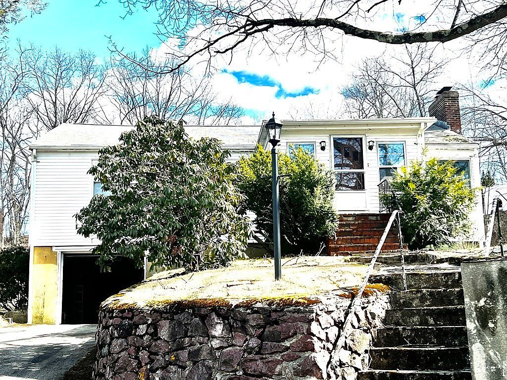 84 Pond St, Stoneham, MA 02180 Zillow