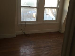 647 N Front St APT 3, Reading, PA 19601