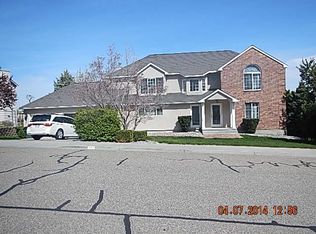 332 Riverwood St, Richland, WA 99352