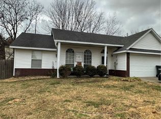 2656 Lost Springs St, Springdale, AR 72764