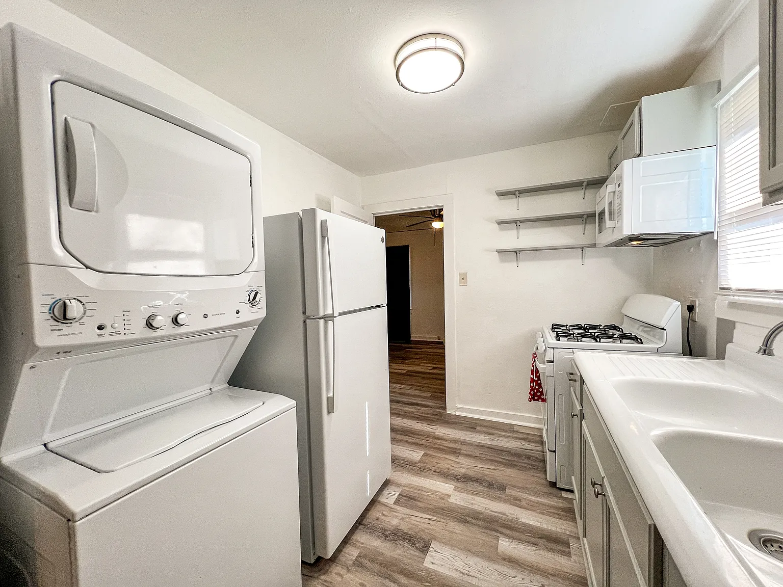 483 South Central Avenue - 1 — Photo 3