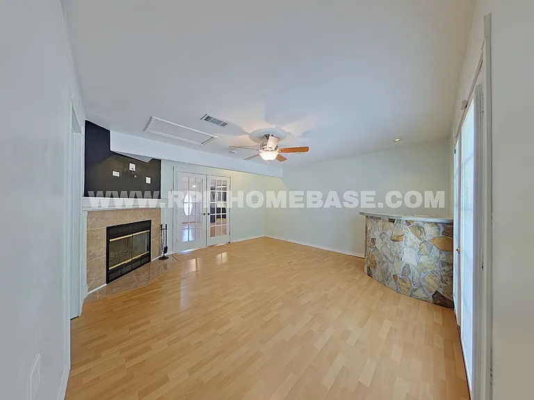 304 Strawbridge Dr — Photo 7