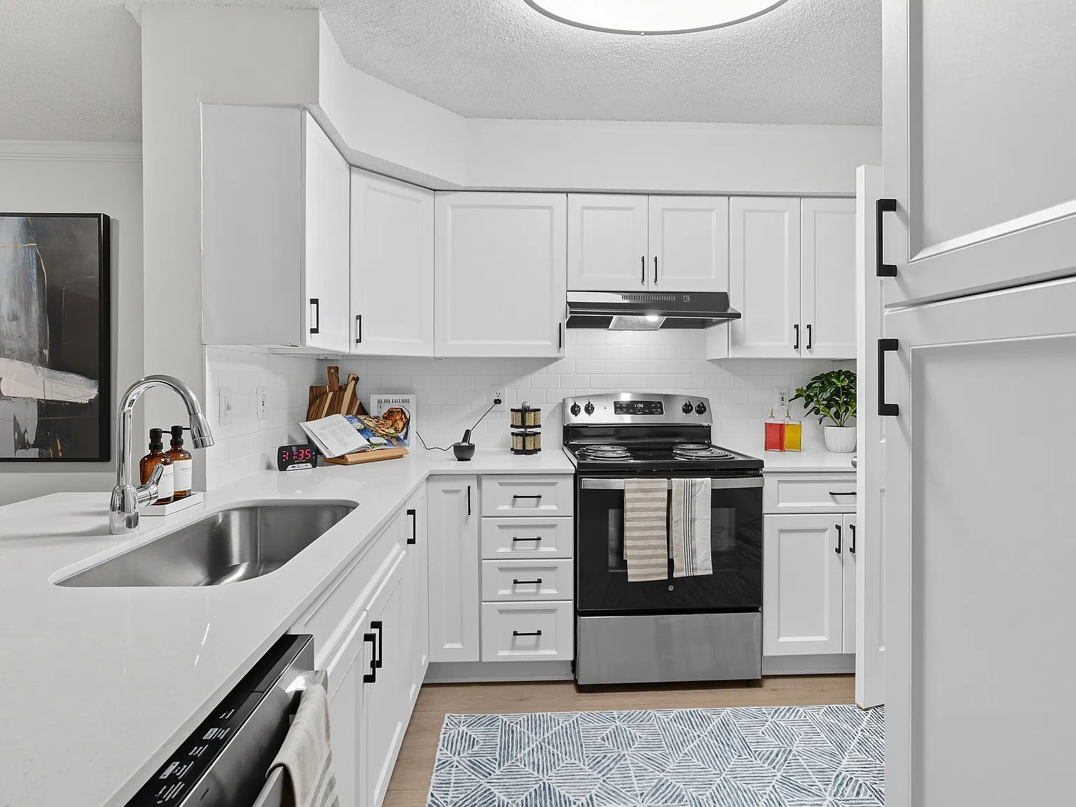 Chroma Park Apartments — Photo 1