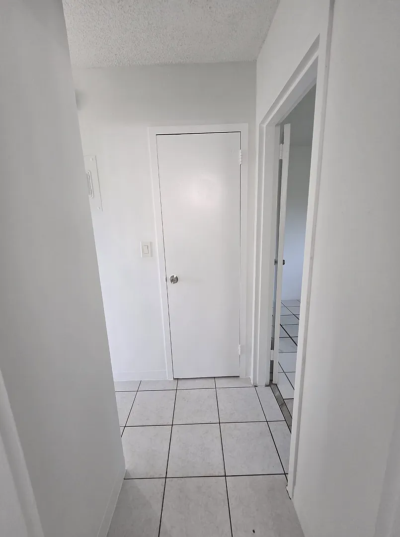 1150 NE 17th Ct — Photo 4