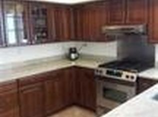 800 Spinnaker Ct, Secaucus, NJ 07094