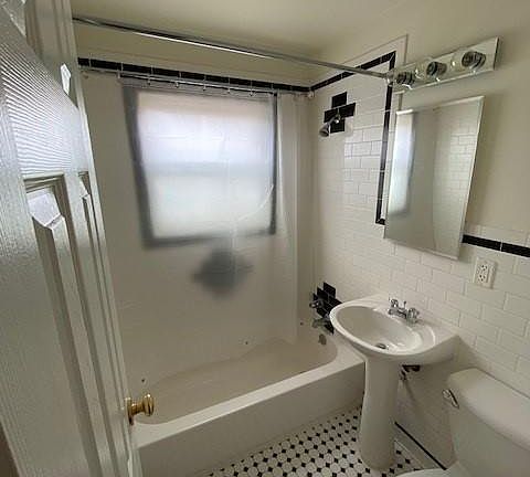 3rd image of 1917 Colfax Ave S #9