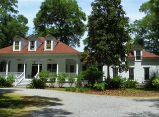 2 Ridge Rd, Beaufort, SC 29907