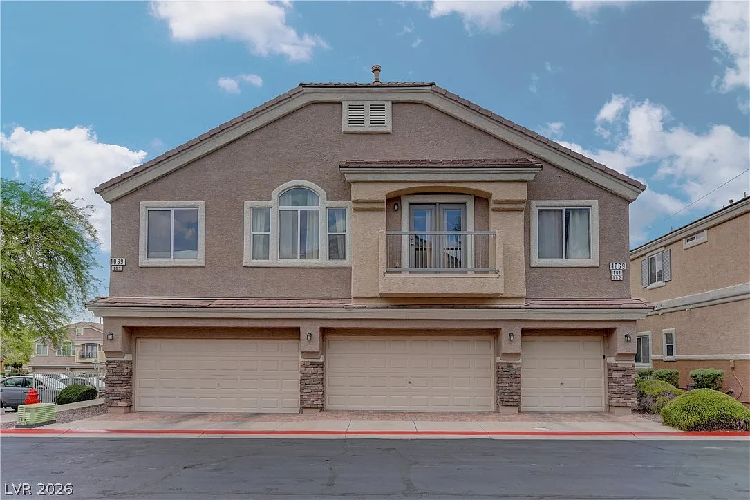 3 bed, 2.5 bath, 1413 sqft, $1,840 — Photo 1