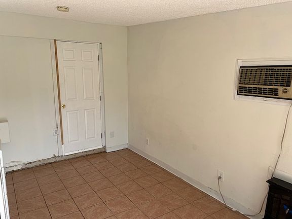 4th image of 28311 Mountain View Pl #C