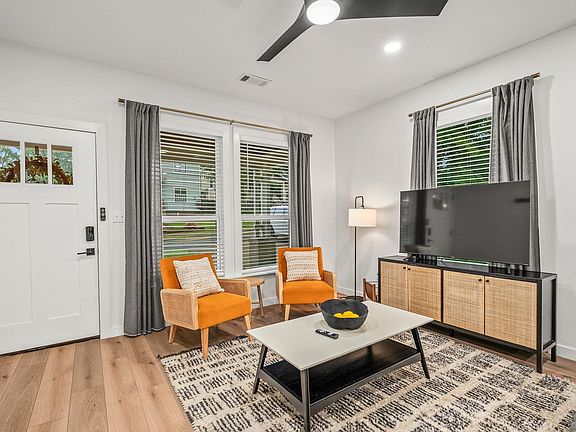 5th image of 4909 Lee Ave