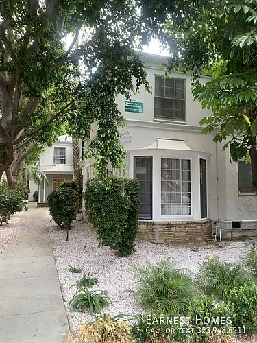 127 N Doheny Dr #1 Photo 1