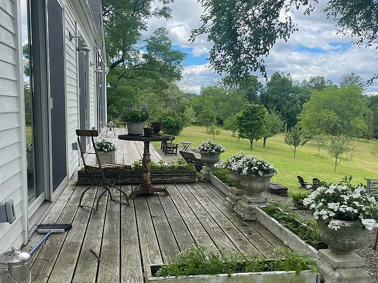 145 E Camp Rd — Photo 25