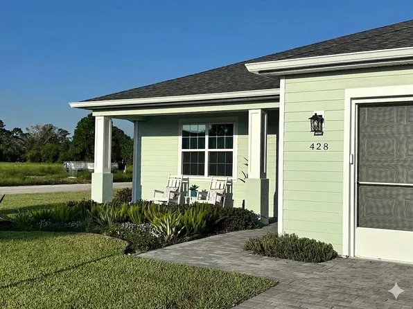 428 Eldora Dr, Oak Hill, FL 32759