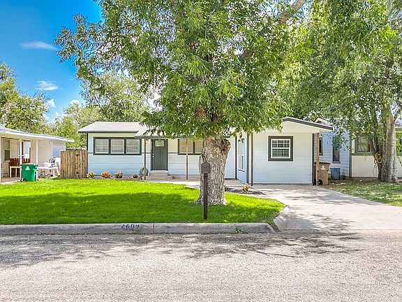 2nd image of 2609 San Antonio St