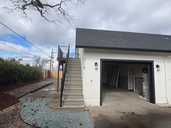 315 & 313 N 1st St, 315 N 1st St #9122E387, Central Pt, OR 97502