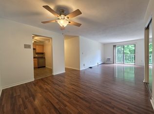 750 Quaker Ln APT 311, East Greenwich, RI 02818