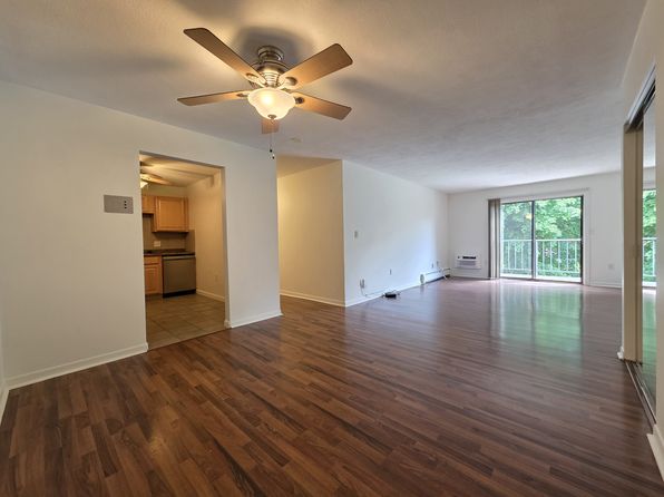750 Quaker Ln, East Greenwich, RI