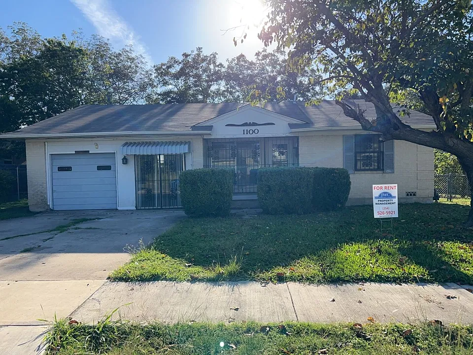 1100 Pine Dr