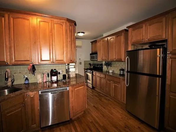 238 Sackett Street image 9 of 25