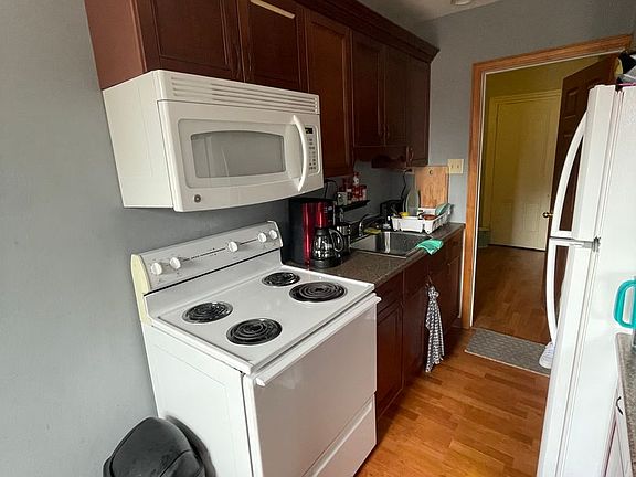 4th image of 845 Western Ave APT 3