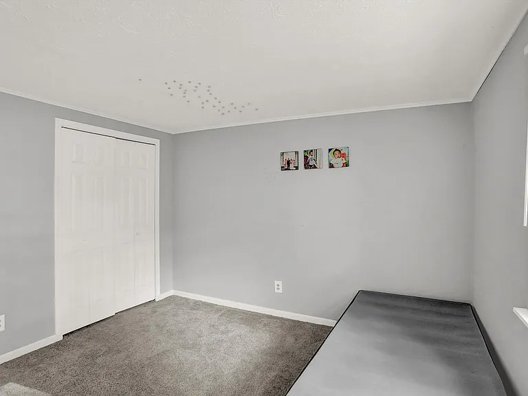 7915 Broadview Dr — Photo 9