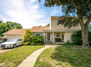 1542 Scriven Ave, North Bellmore, NY 11710
