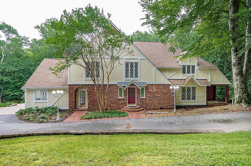 1st image of 3233 Middlewood Pl