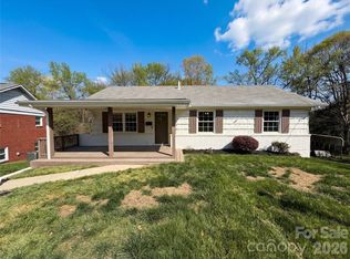 6621 Starcrest Dr, Charlotte, NC 28210