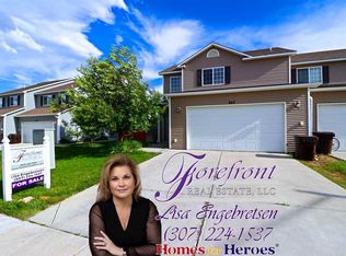 843 6th St, Evansville, WY 82636