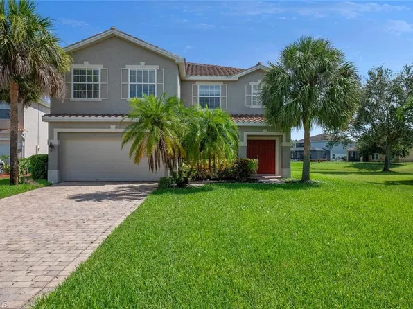2653 Fishtail Palm CT, NAPLES, FL 34120