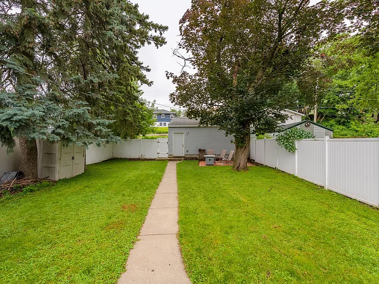 3243 Fillmore St NE — Photo 17