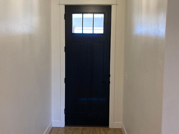 5th image of 106 Jennifer Ct