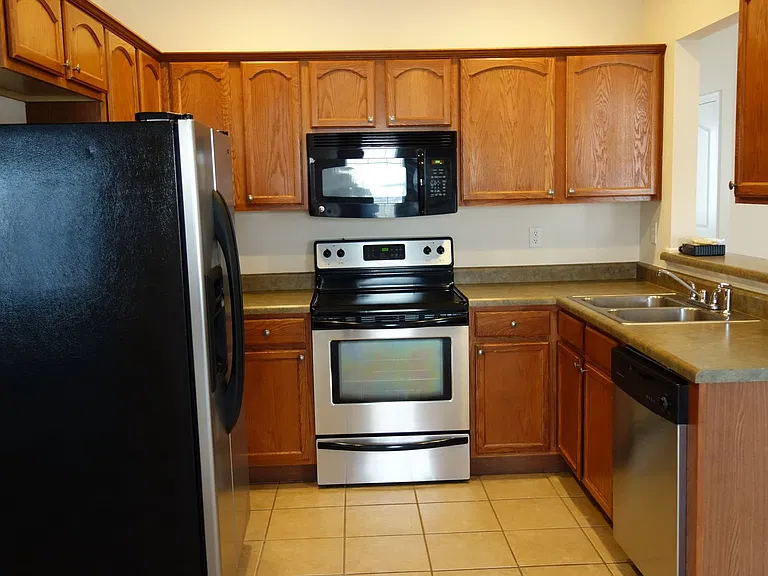 Manor Homes — Photo 18