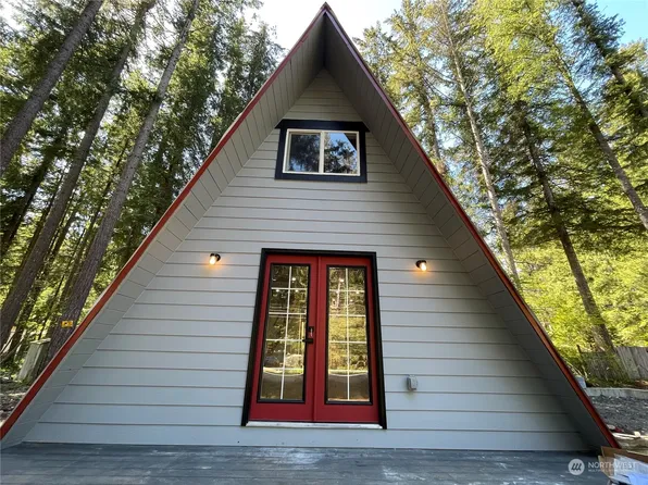 8135 Pony Express Way, Maple Falls, WA 98266