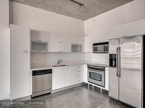 5th image of 133 NE 2nd Ave APT 2705