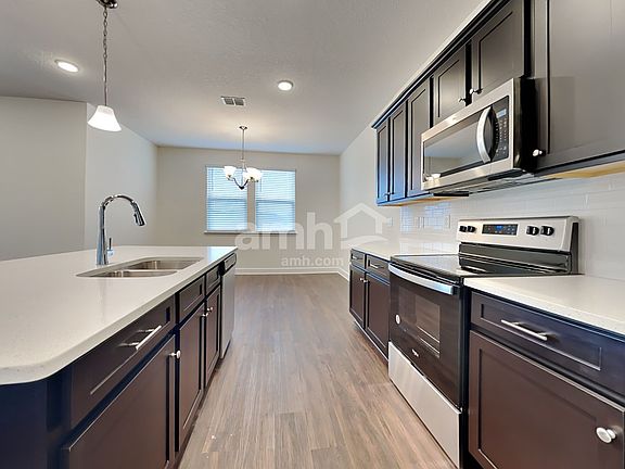 3rd image of 2943 Rolling Acres Rd