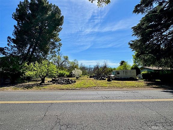 5th image of 3481 Bell Rd