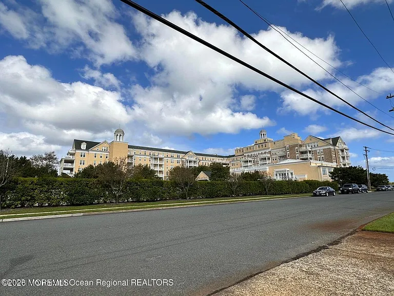 700 Ocean Ave #127 — Photo 39