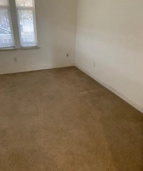 364 Chase St — Photo 6