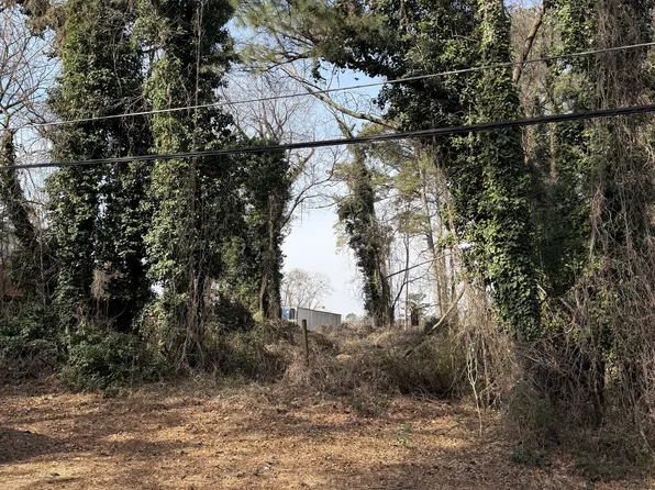 1651 S Indian Creek Dr, Stone Mountain, GA 30083