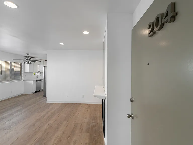 13046 Moorpark St #204 — Photo 2